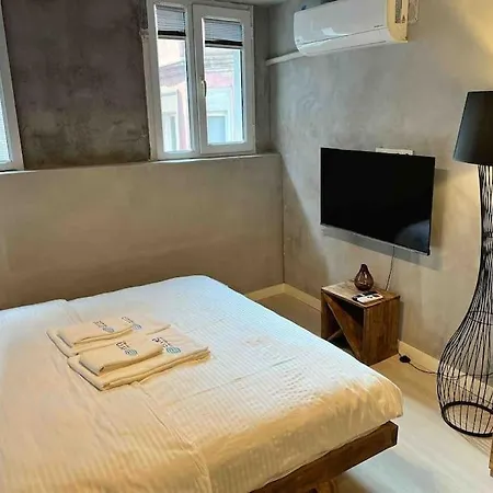 Classy Furnished Studio In The Heart Of Karakoy 6 *
